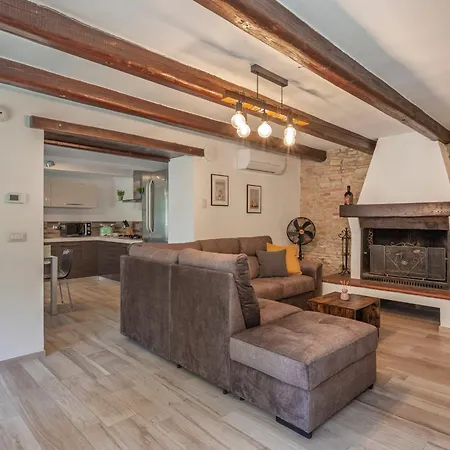 Bricco 6br, Luxury Countryside Retreat *